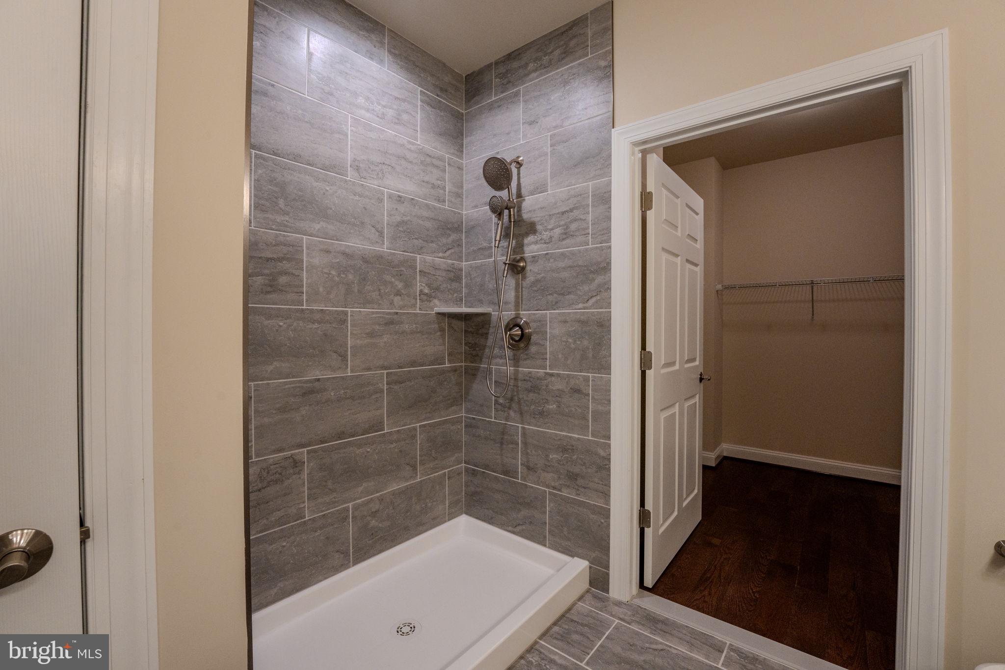 DOROLY GARDENS - Residential