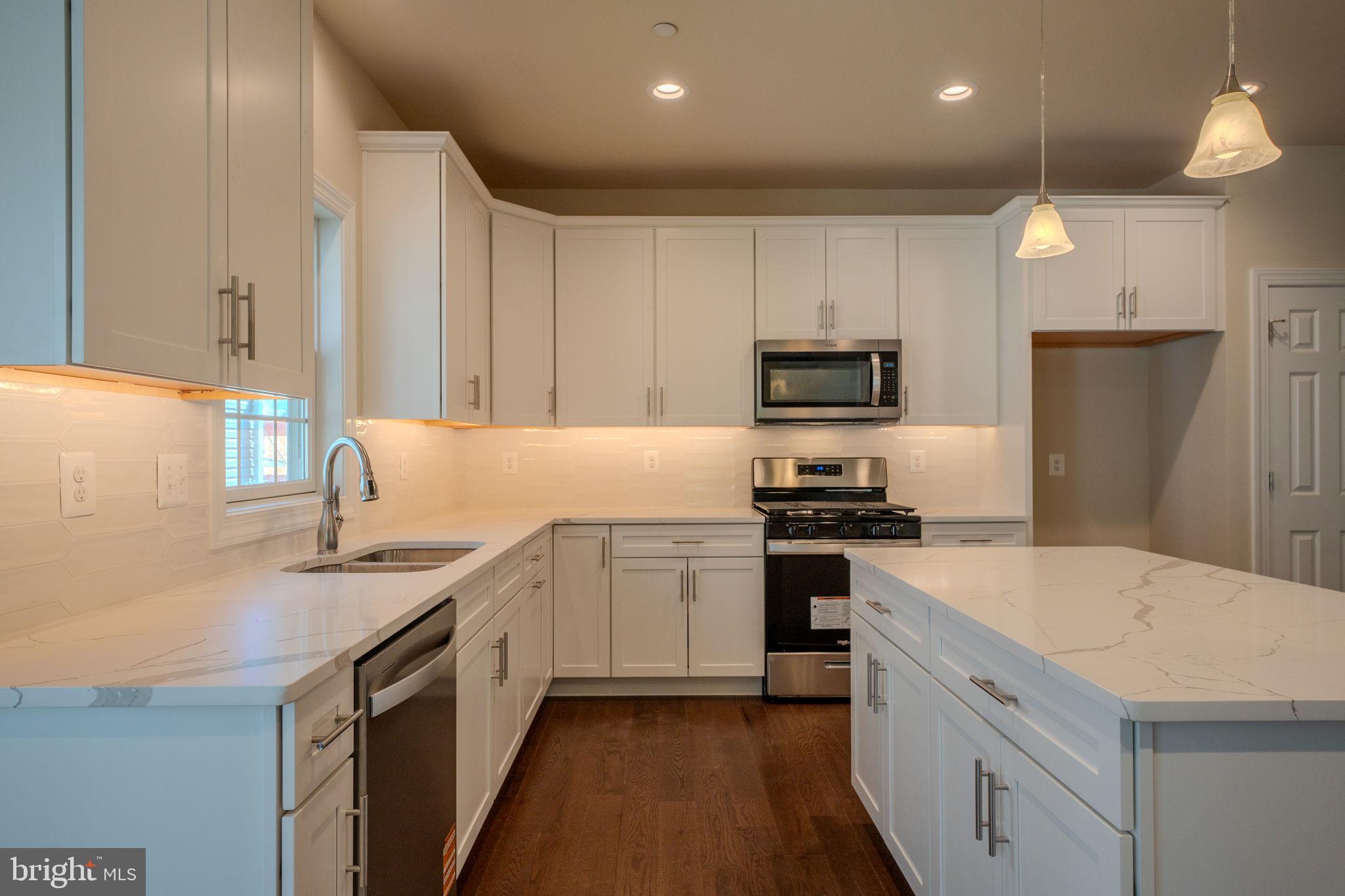 DOROLY GARDENS - Residential