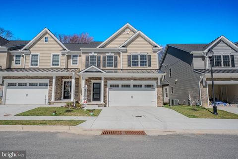 Townhouse For Sale - 1712 Botanical Court #22<br/> SYKESVILLE, MD 21784