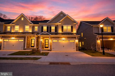 1712 BOTANICAL COURT 22 SYKESVILLE MD 21784