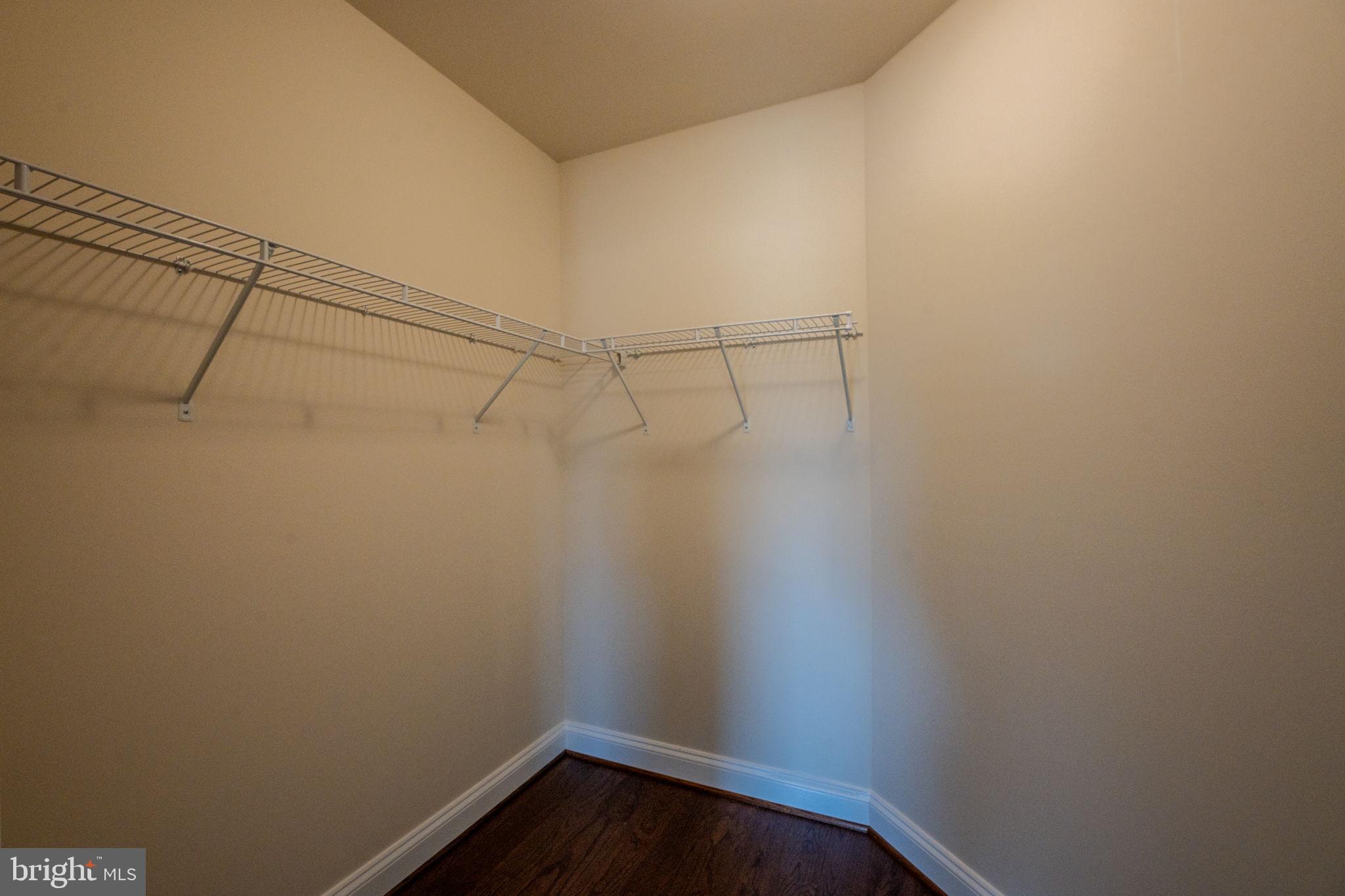 DOROLY GARDENS - Residential