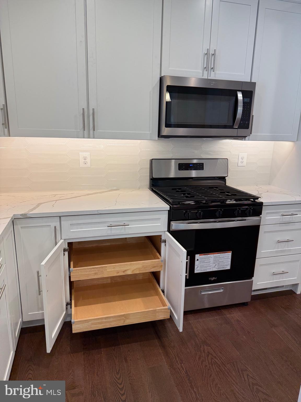 DOROLY GARDENS - Residential