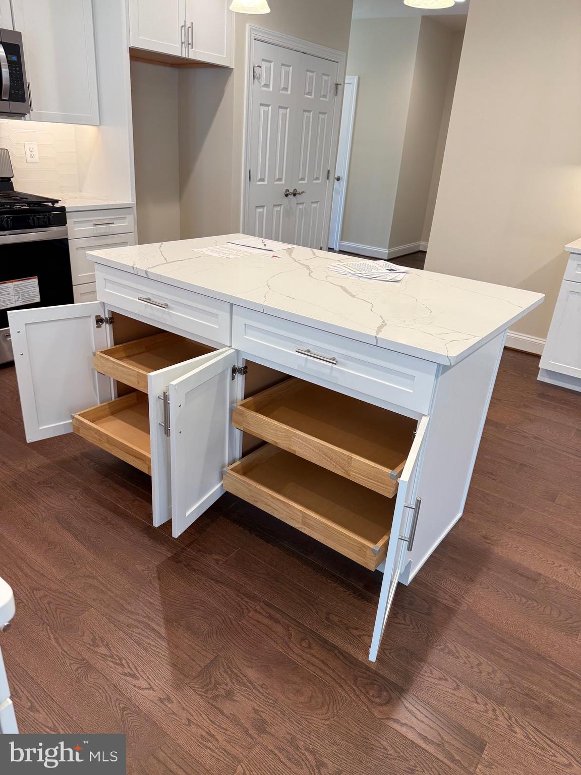 DOROLY GARDENS - Residential