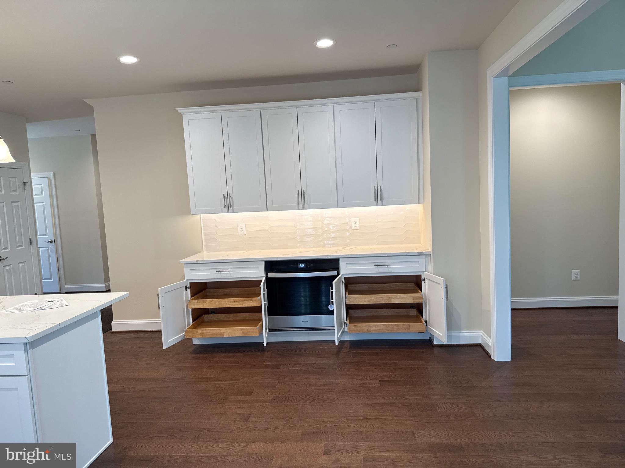 DOROLY GARDENS - Residential