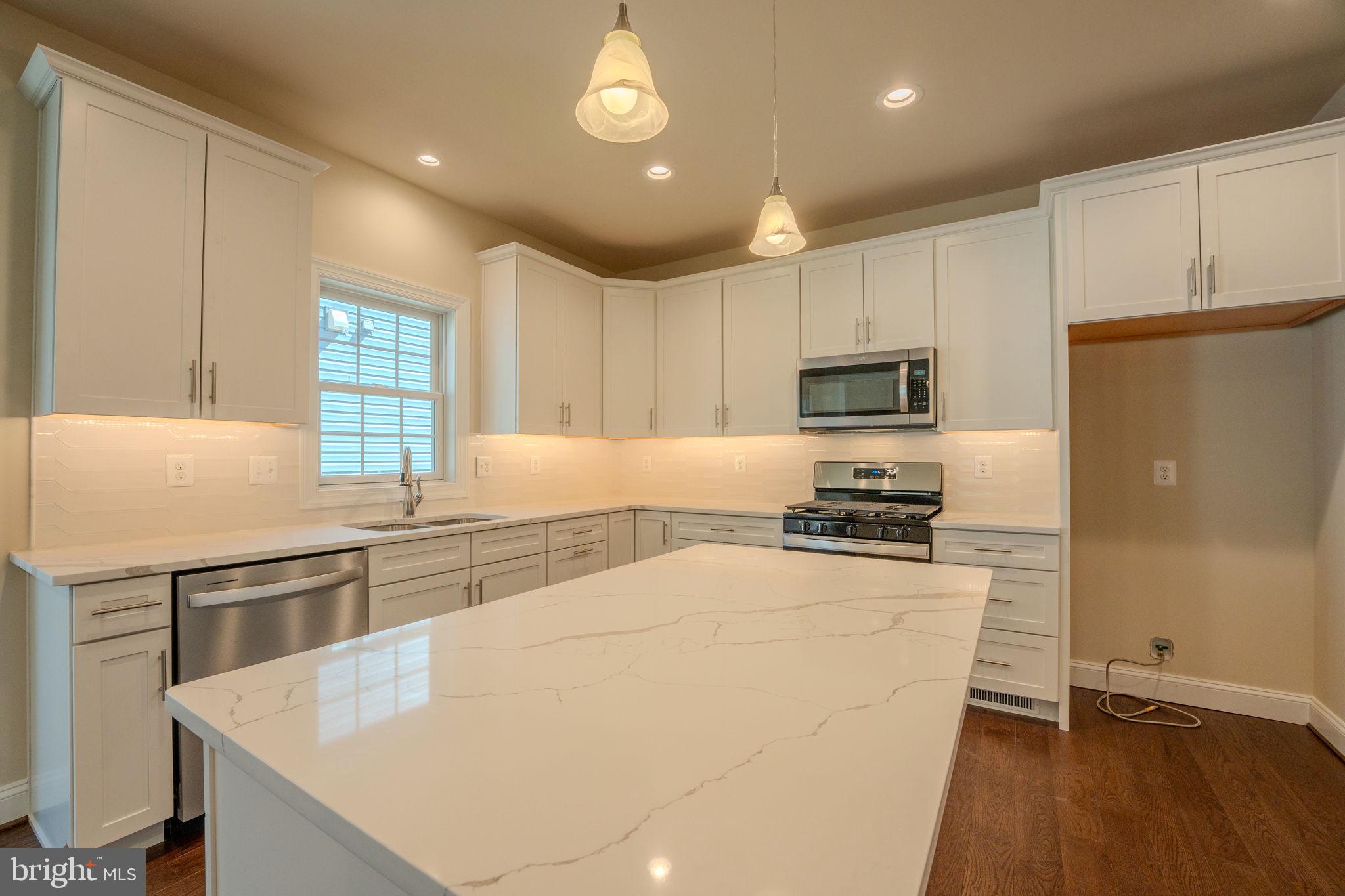 DOROLY GARDENS - Residential