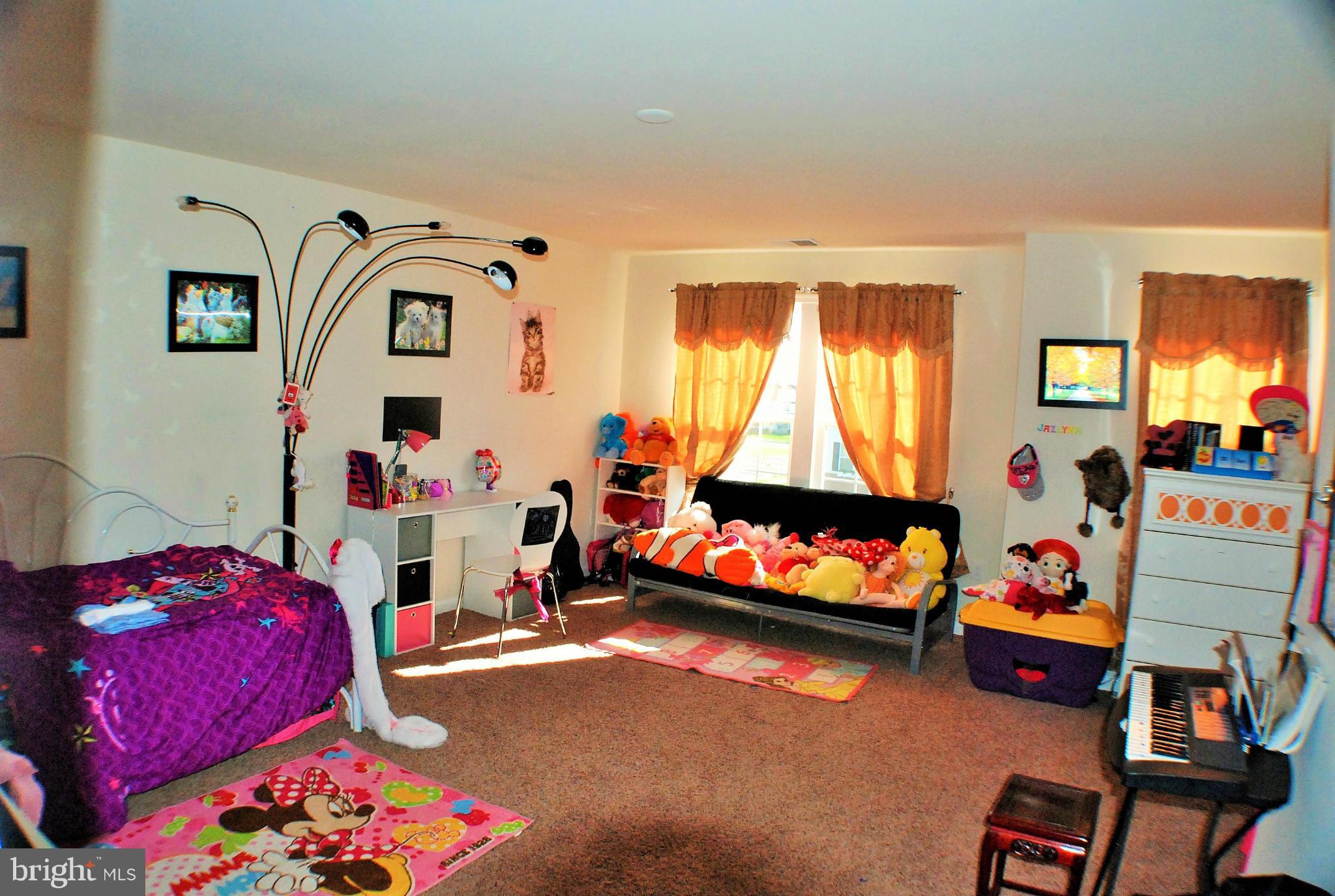 MEADOWS EDGE - Residential