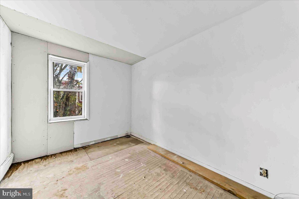 PHILADELPHIA (WEST) - Residential