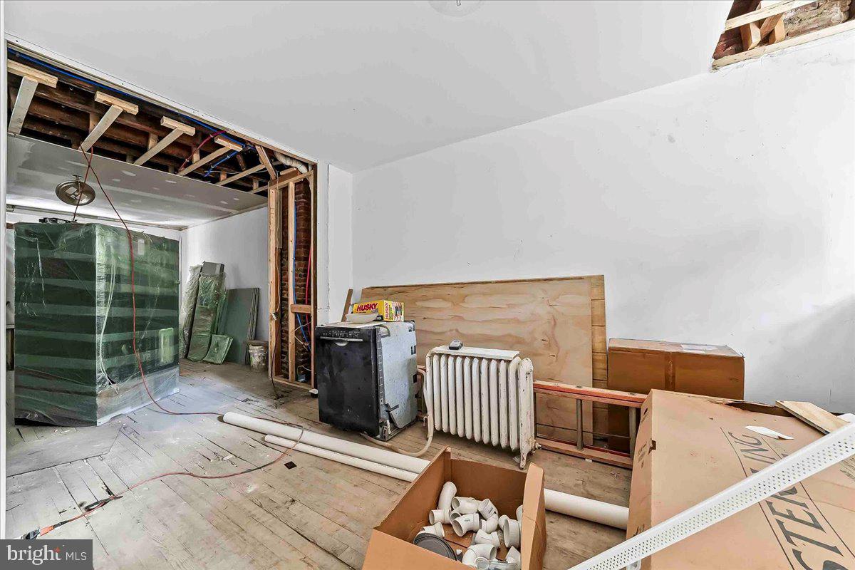 PHILADELPHIA (WEST) - Residential