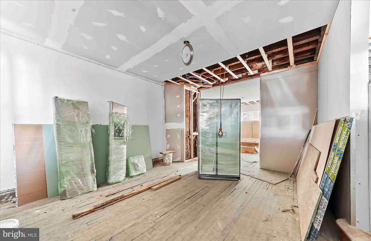 PHILADELPHIA (WEST) - Residential