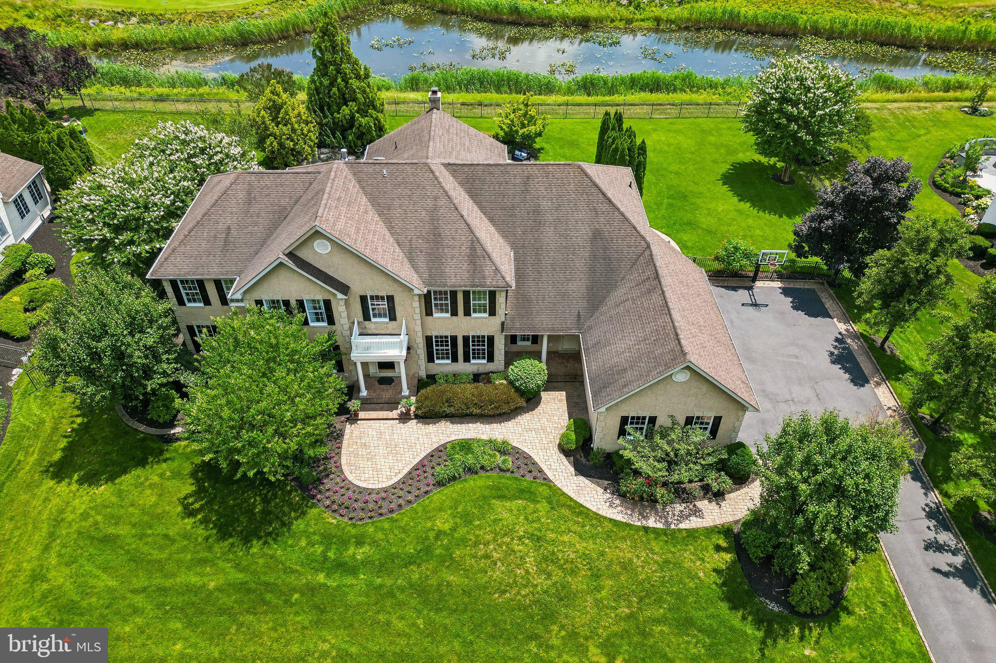 11 TROON COURT