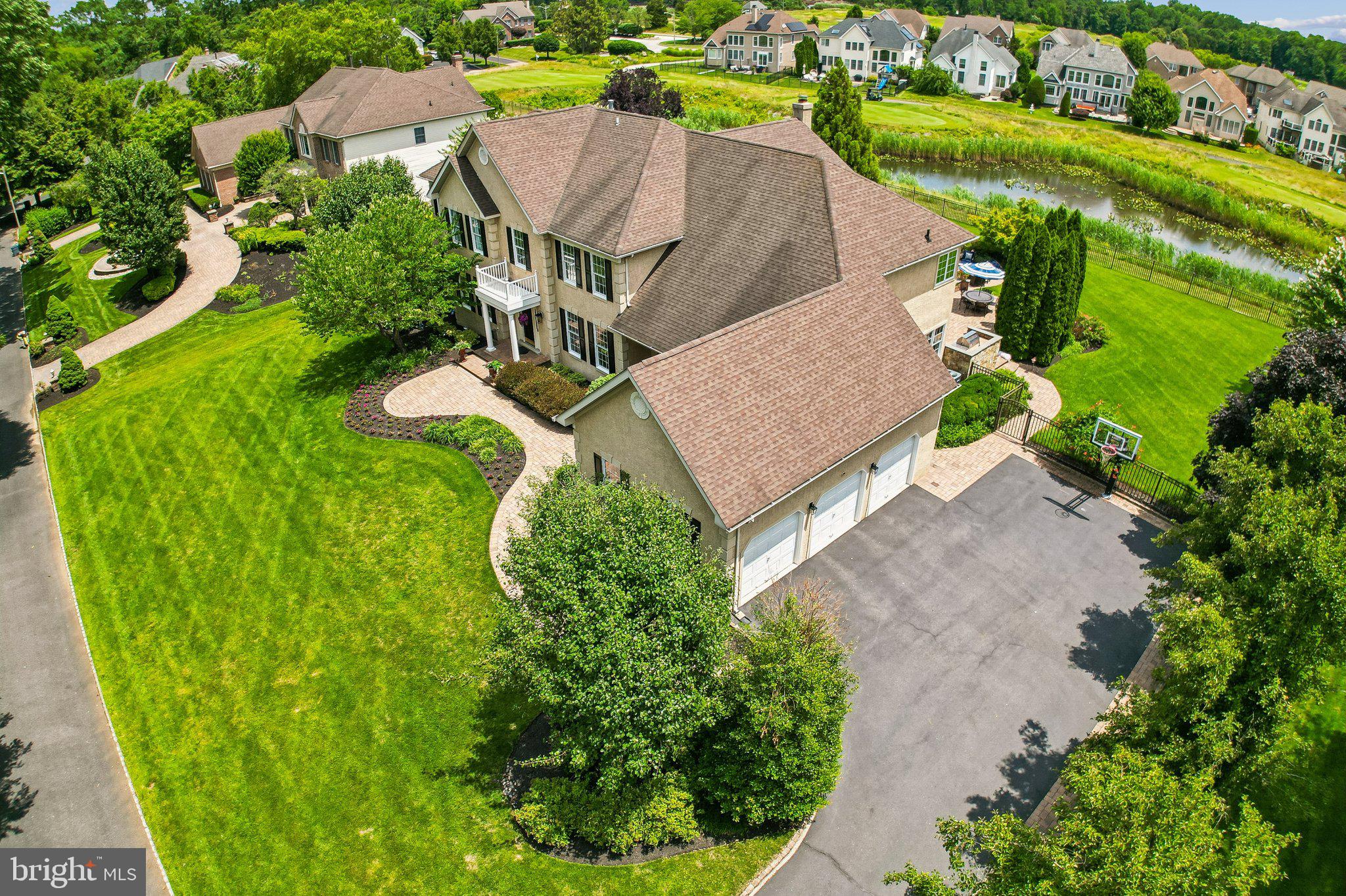11 TROON COURT