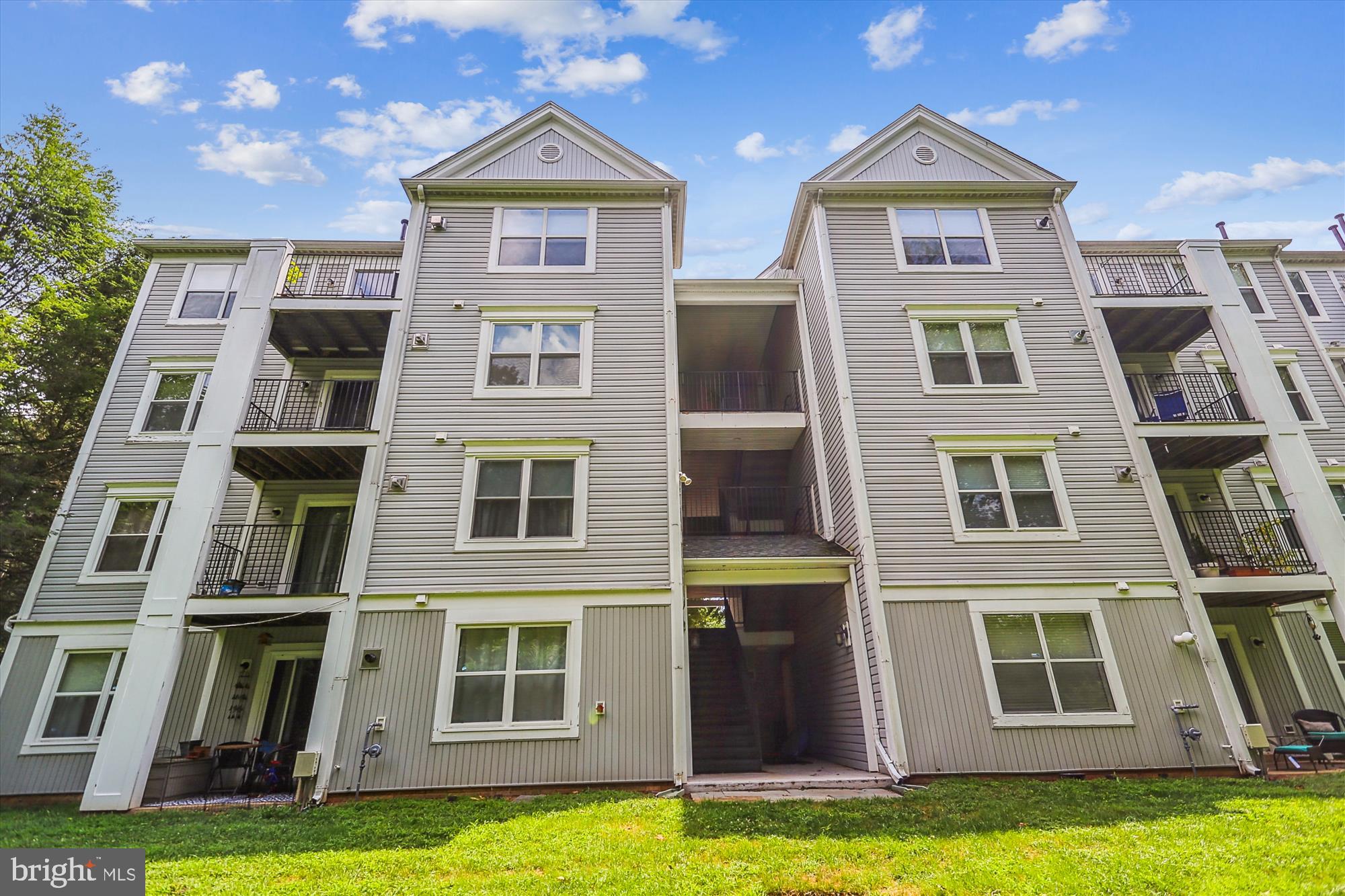 10007 VANDERBILT CIRCLE 10-6