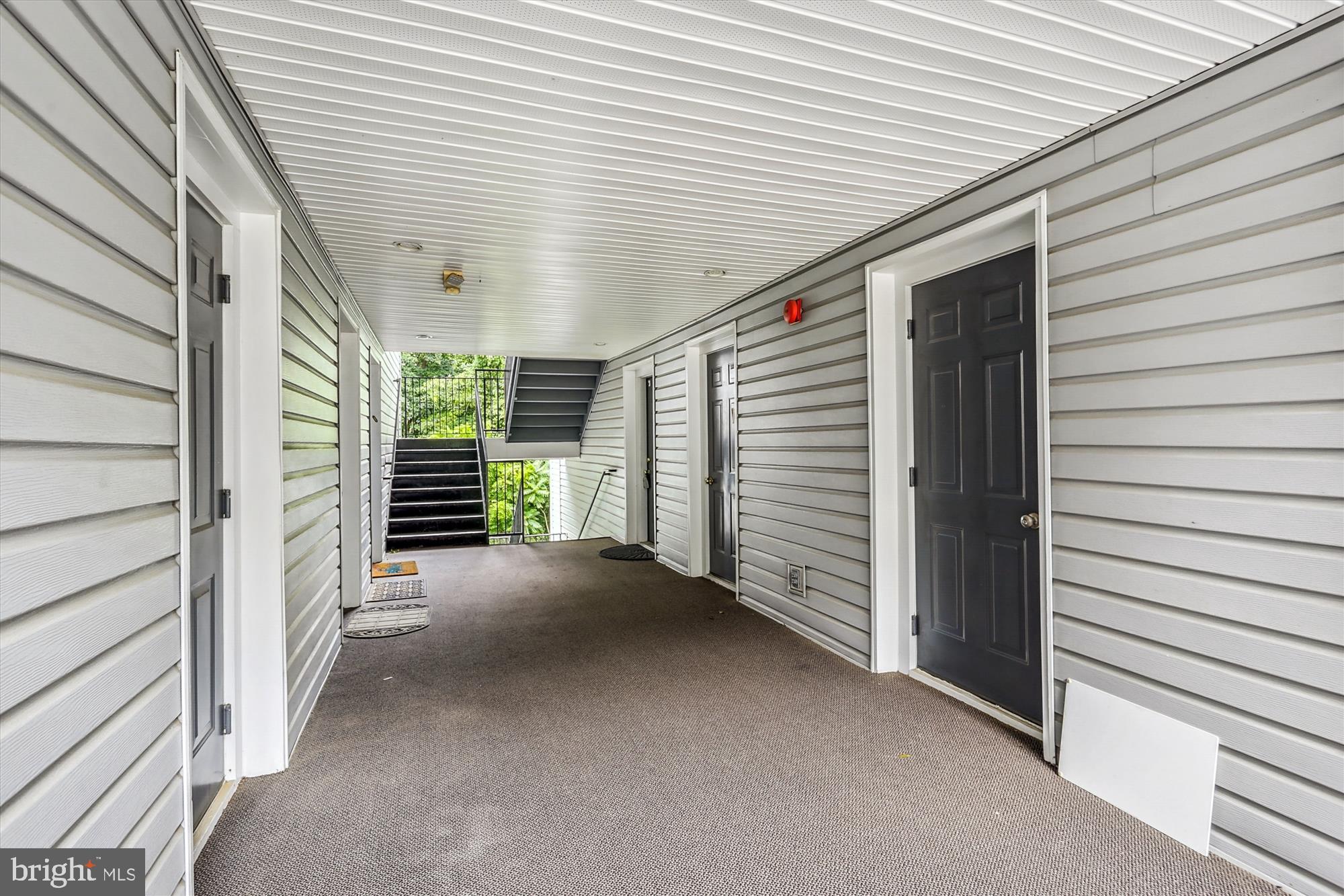 10007 VANDERBILT CIRCLE 10-6