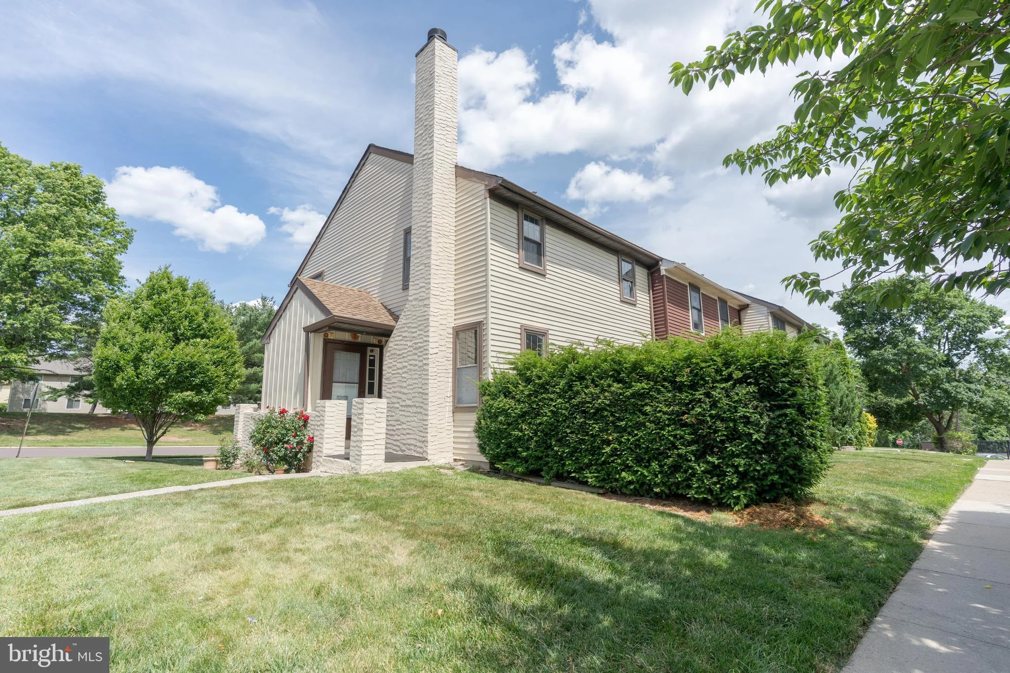 100 Hopkins Ct