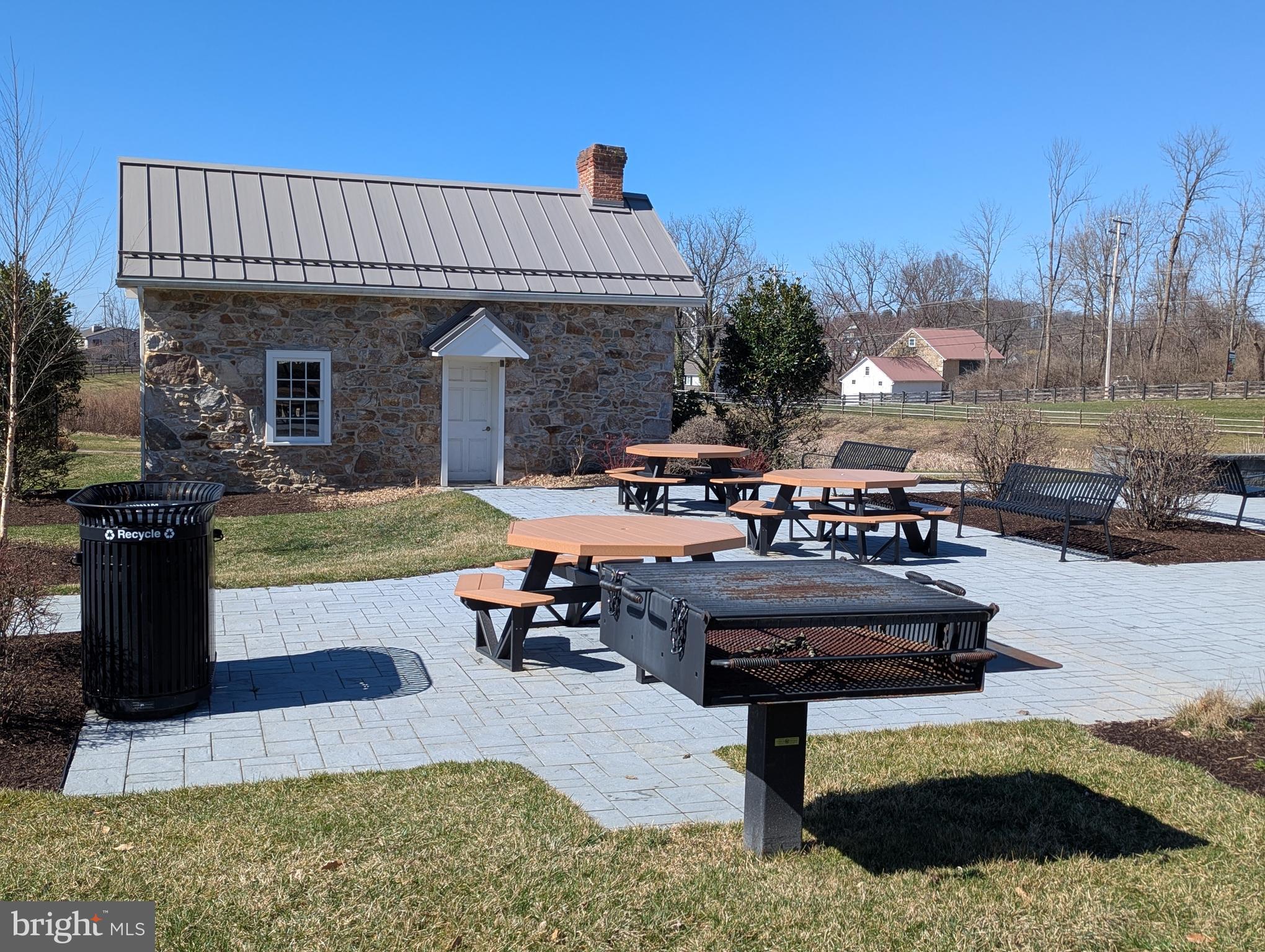 SPRING OAK - Residential