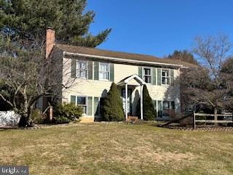 Photo of 1 Jamestown Ct, LANCASTER, PA 17602 (MLS # PALA2064670)