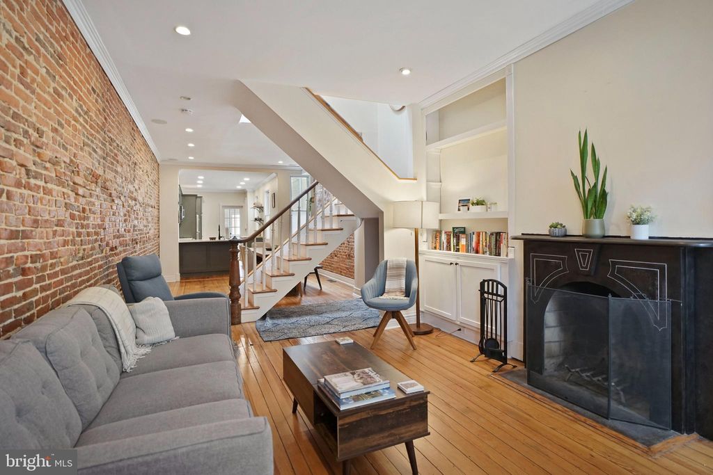 Photo of 1012 S Kenwood Avenue, BALTIMORE, MD 21224 (MLS # MDBA2186250)