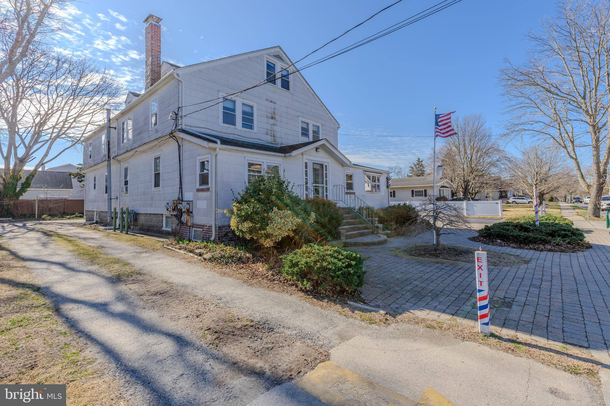 1352 WASHINGTON STREET