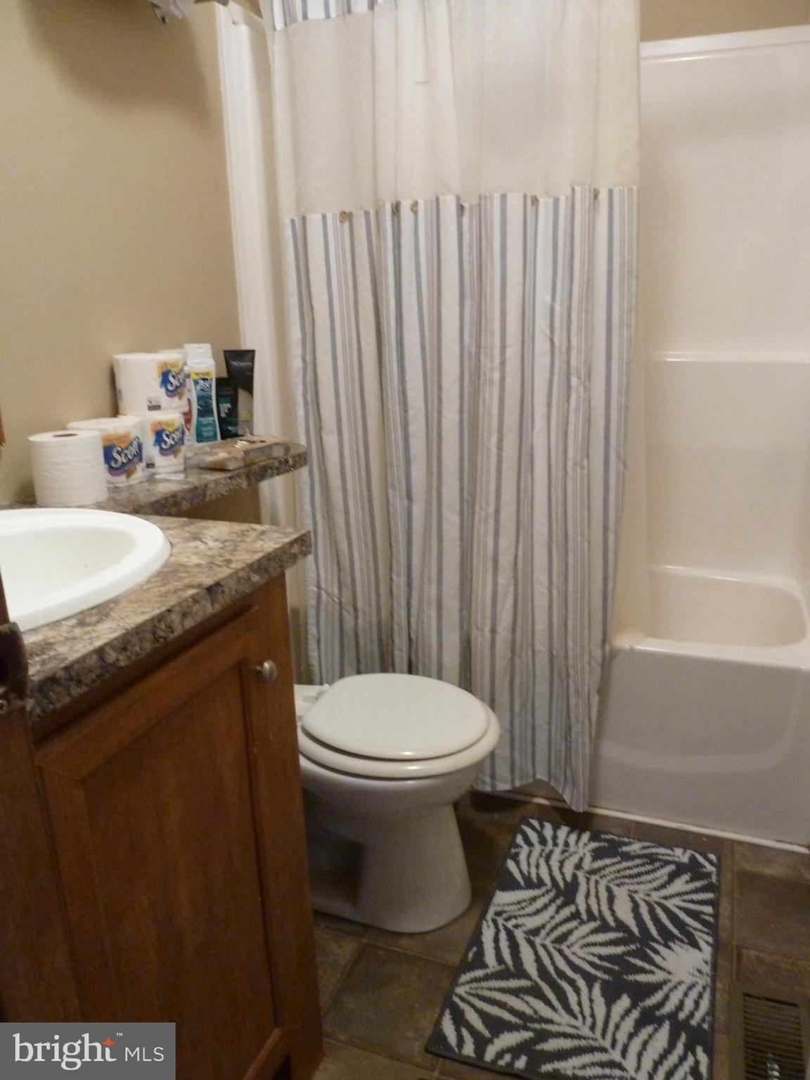 LAKESIDE - Residential