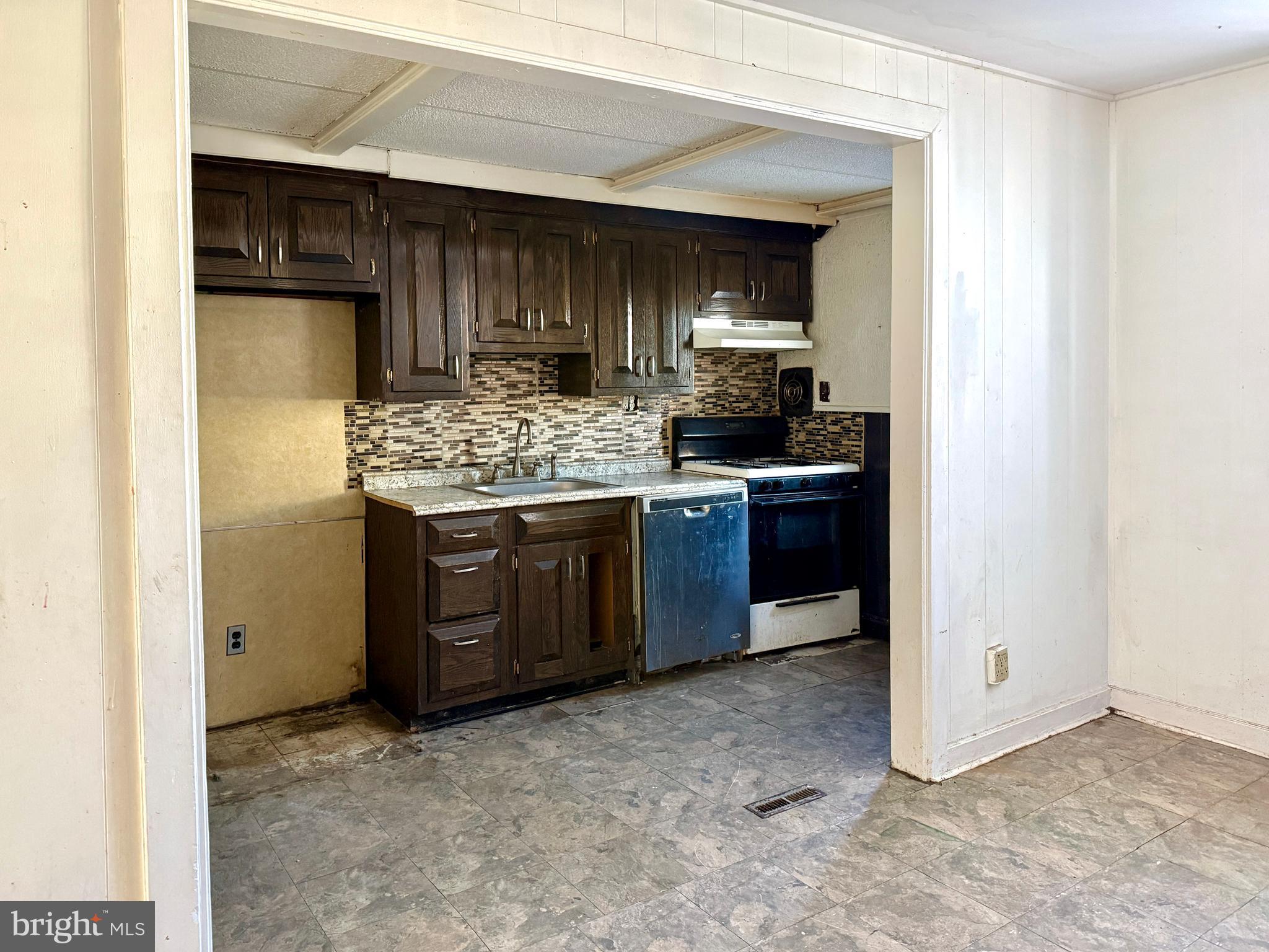 ELMWOOD PARK - Residential