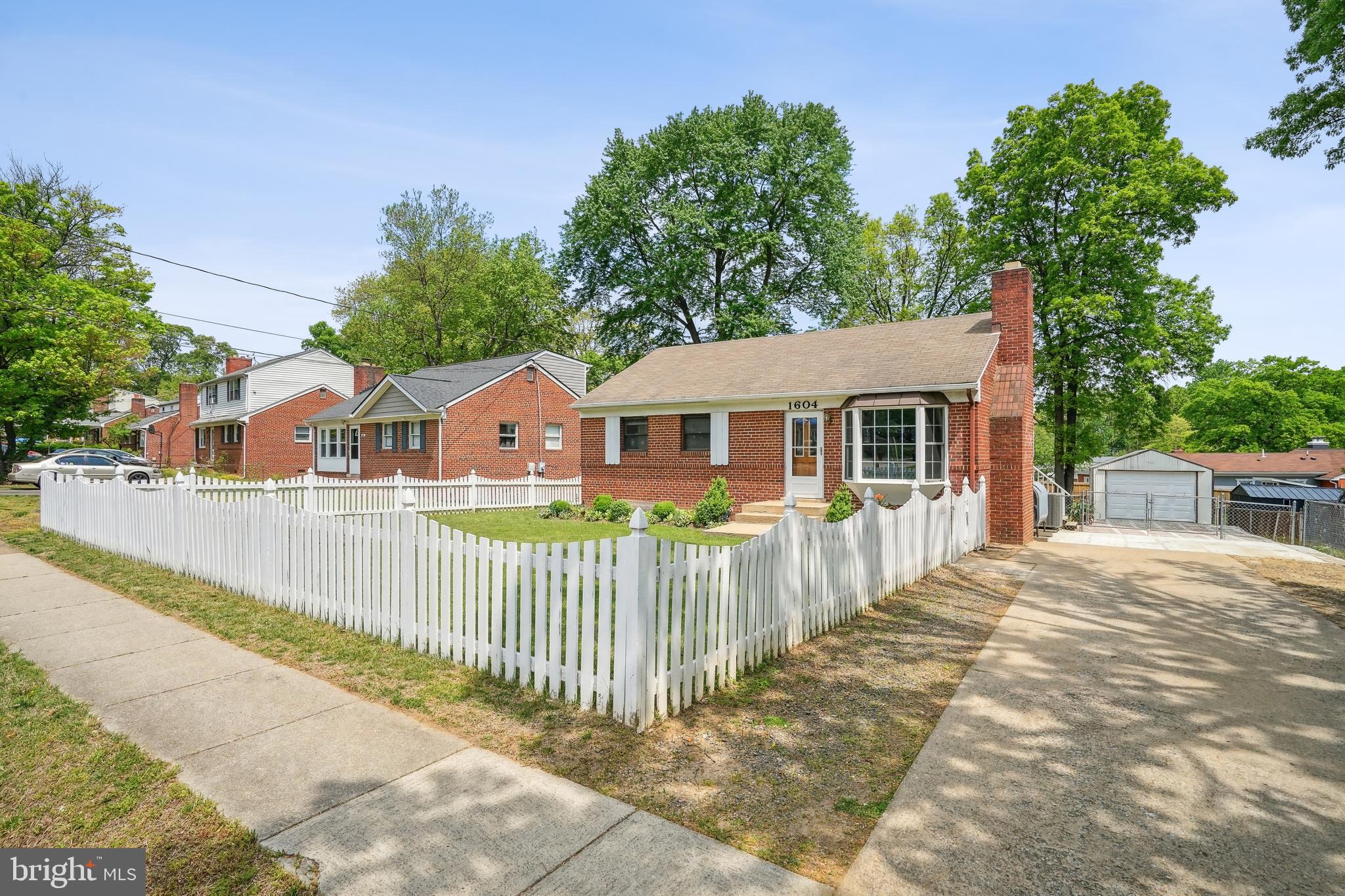 LYNWOOD - Residential