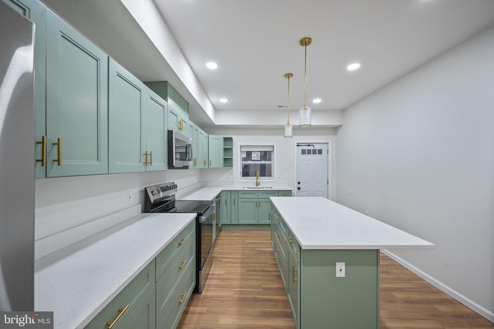 MIDDLE EAST - Residential