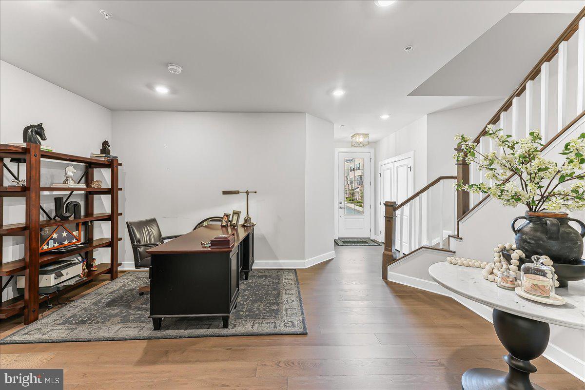 PONDS EDGE - Residential