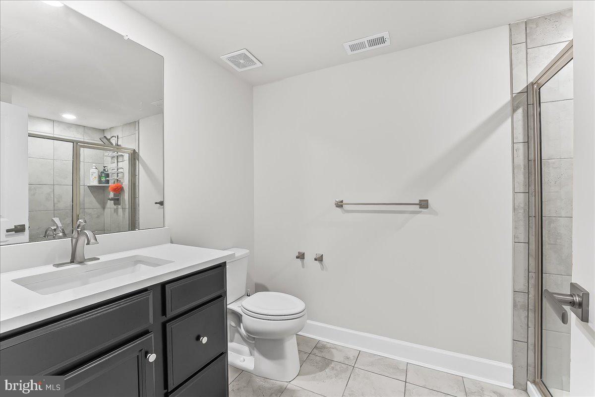 PONDS EDGE - Residential