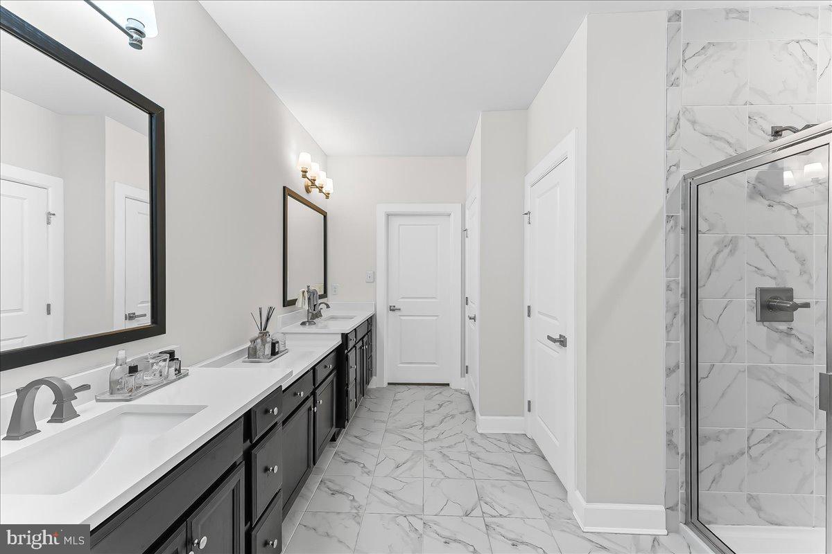 PONDS EDGE - Residential