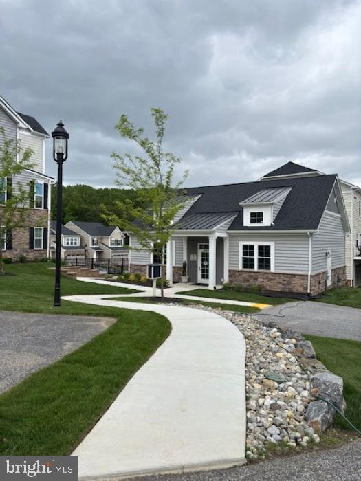 PONDS EDGE - Residential