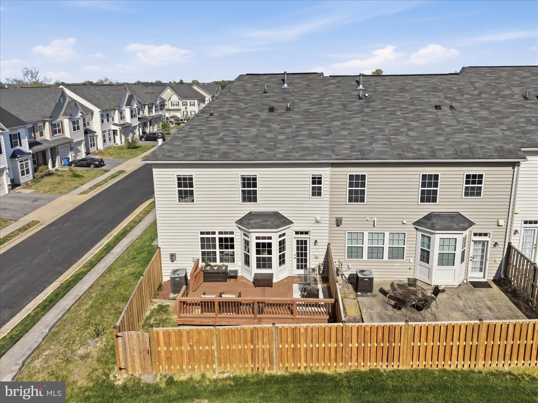 WAKELAND MANOR - Residential