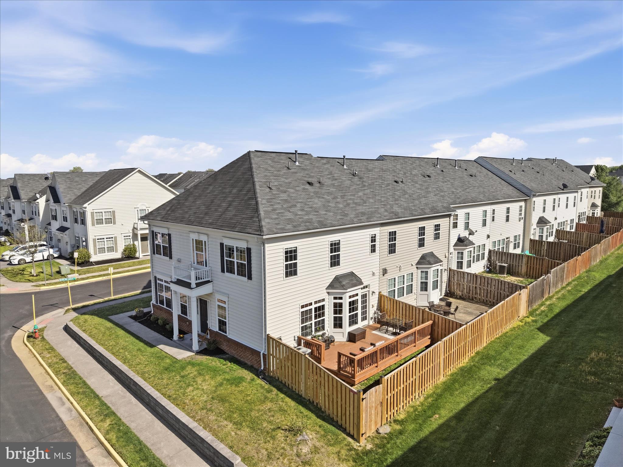 WAKELAND MANOR - Residential