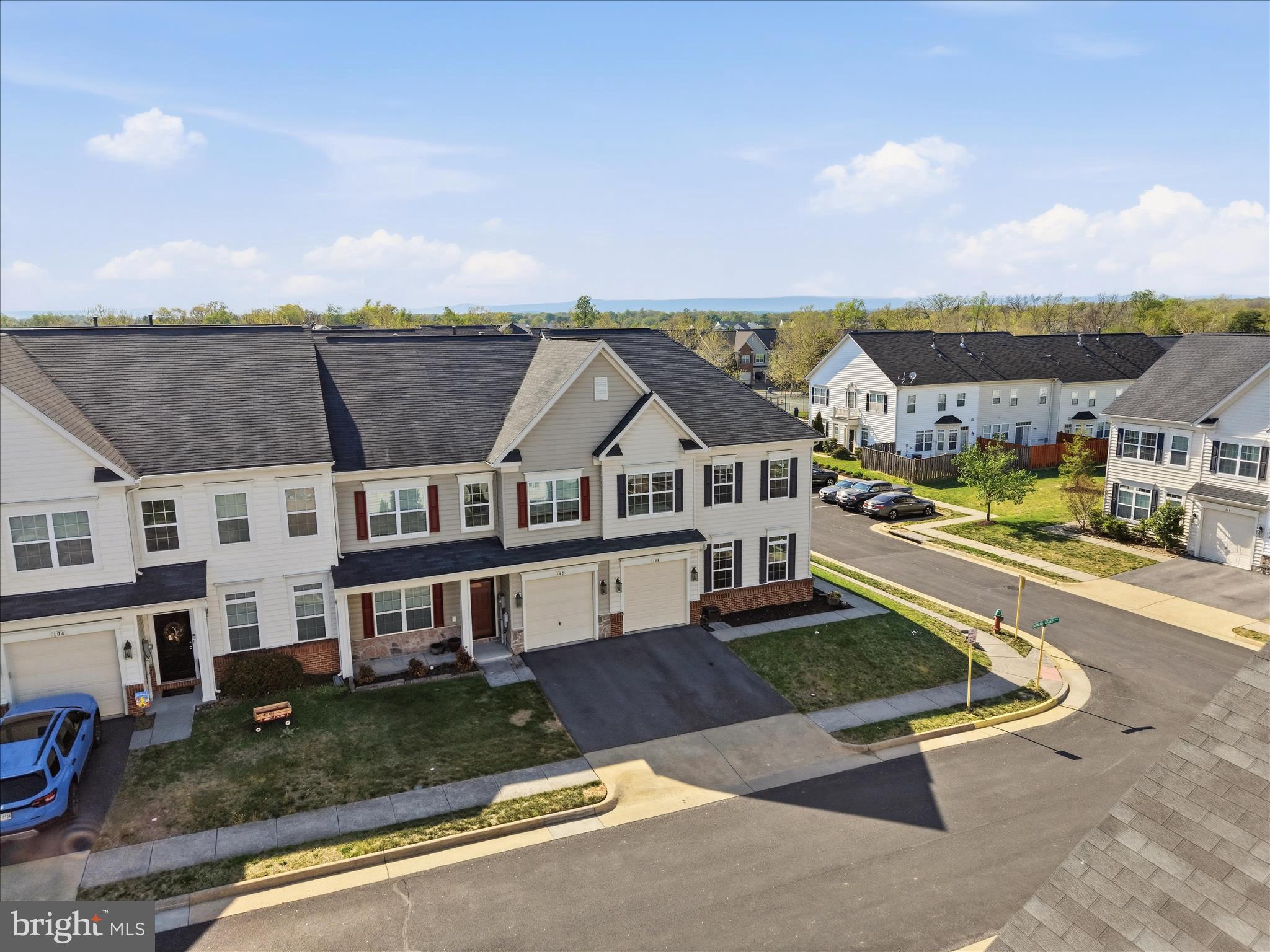 WAKELAND MANOR - Residential