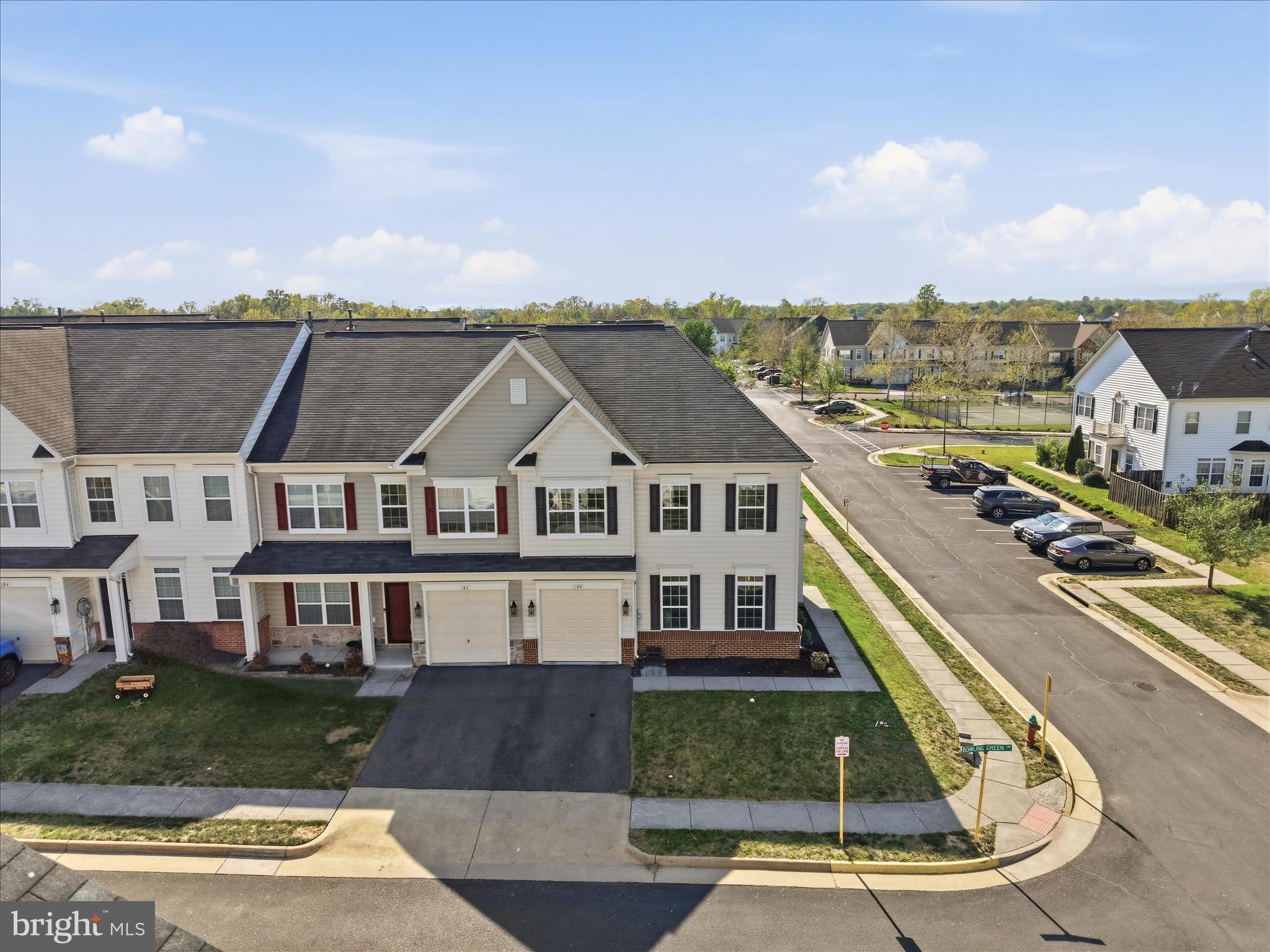 WAKELAND MANOR - Residential