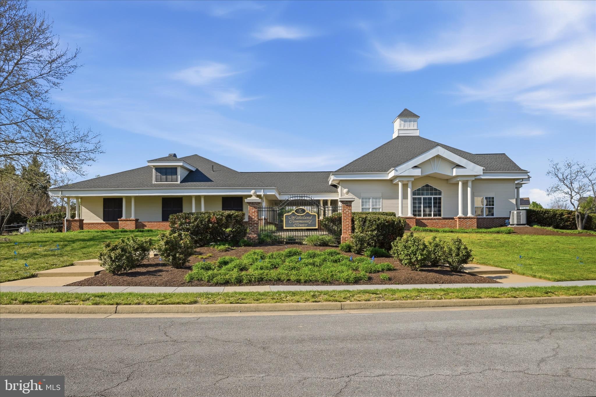 WAKELAND MANOR - Residential