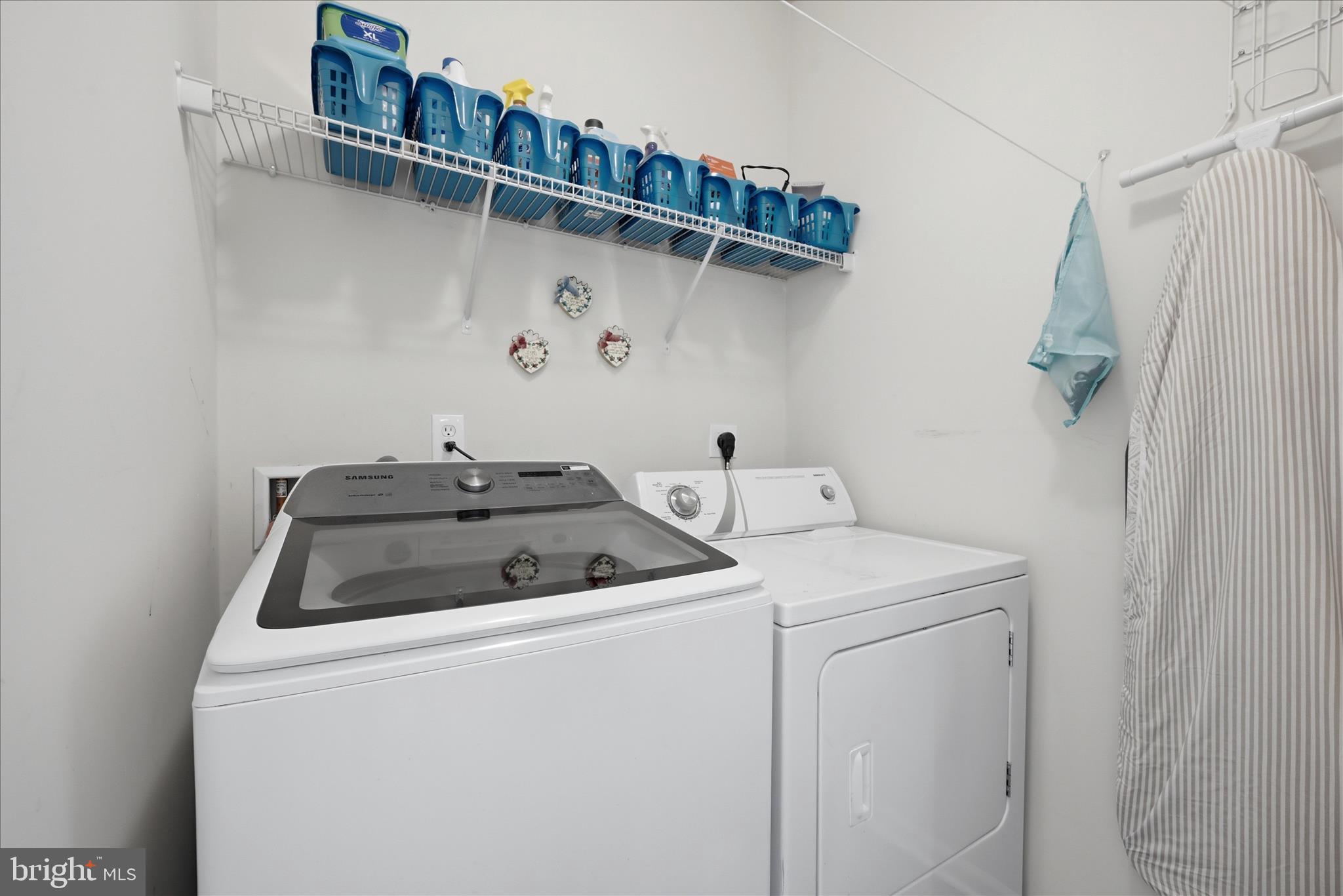 WAKELAND MANOR - Residential