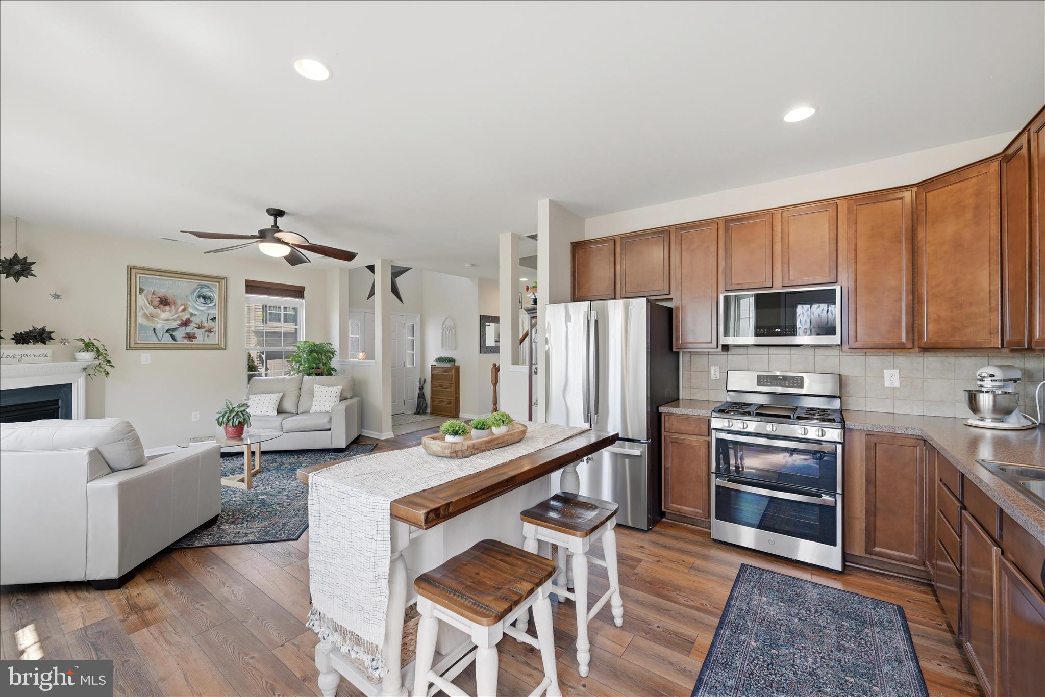 WAKELAND MANOR - Residential