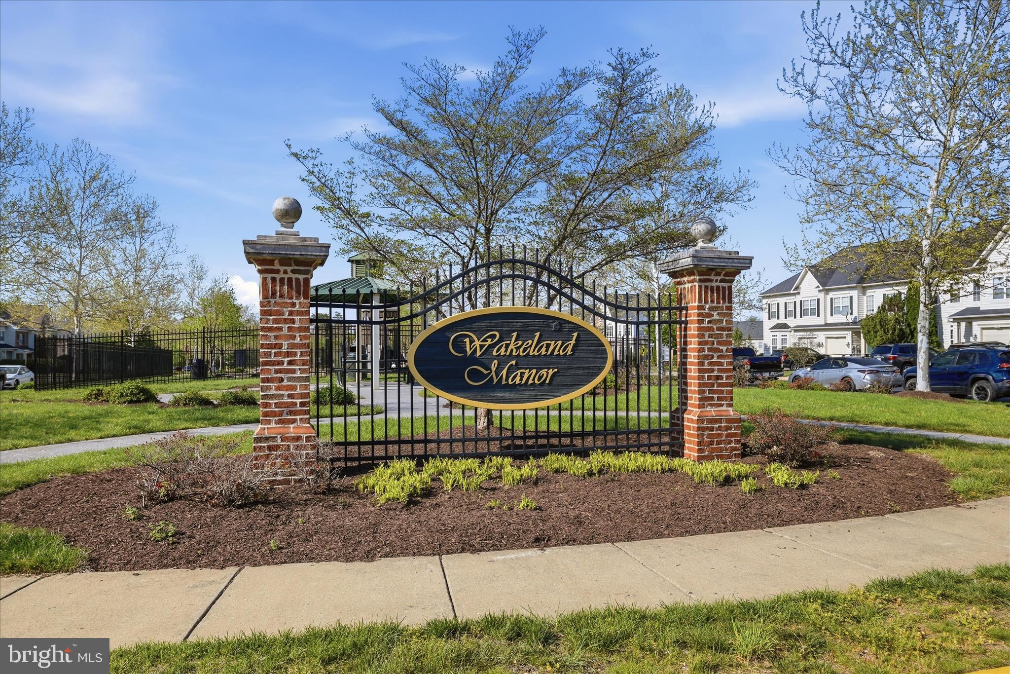 WAKELAND MANOR - Residential