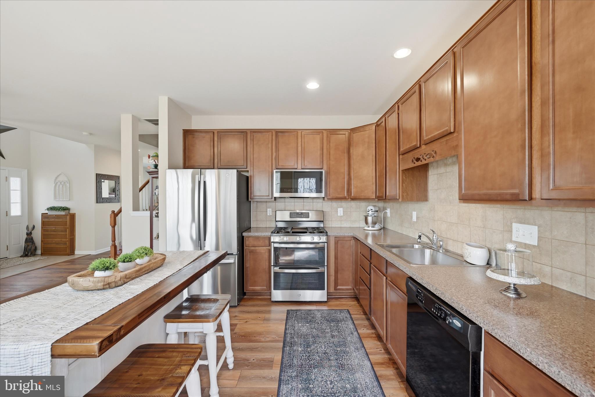 WAKELAND MANOR - Residential