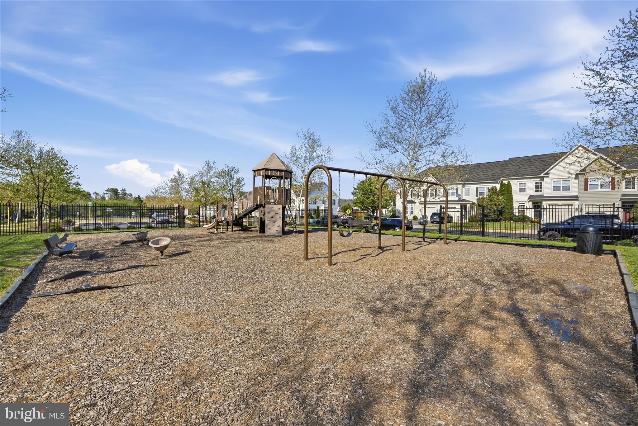 WAKELAND MANOR - Residential