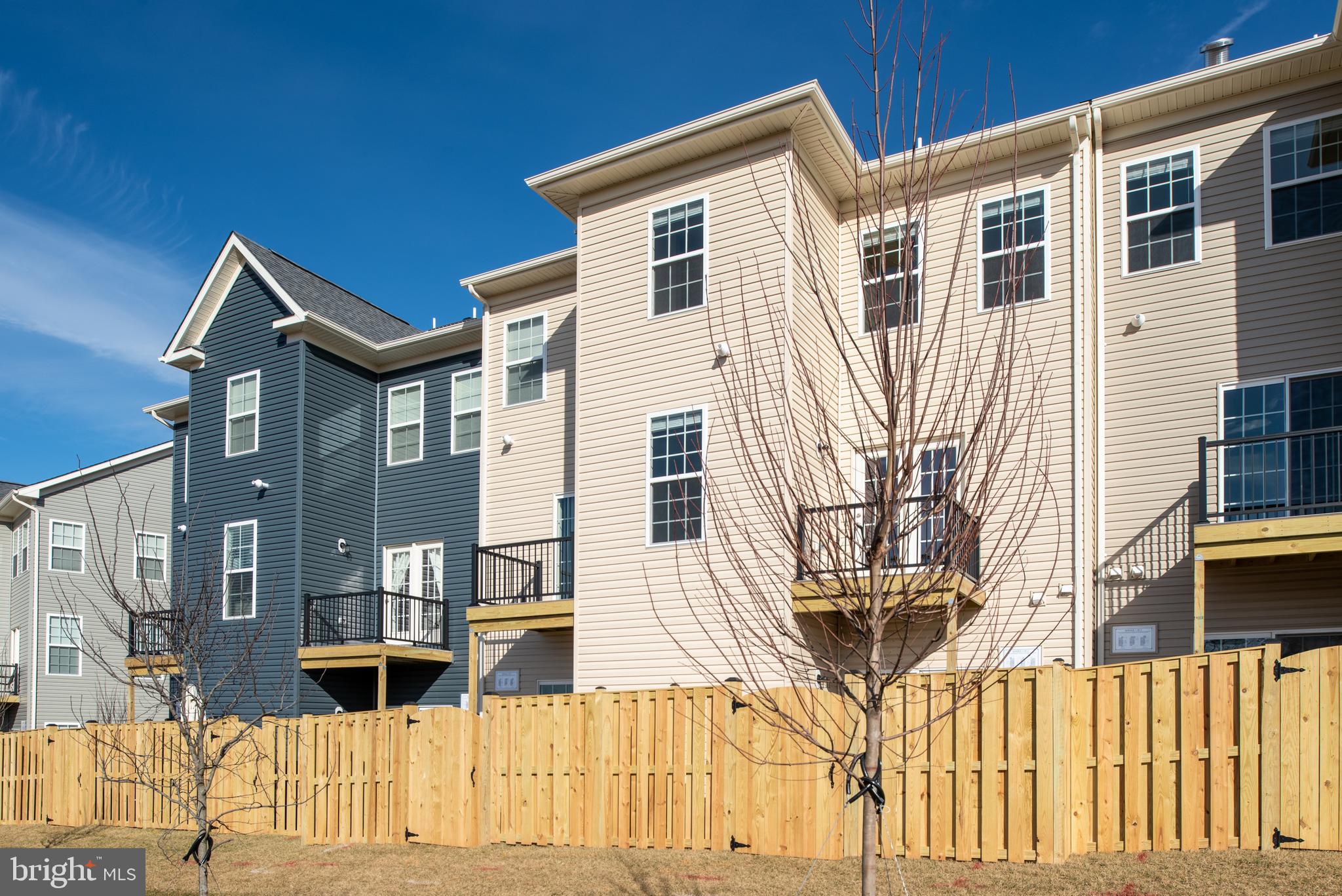 SIGNAL HILL - Residential