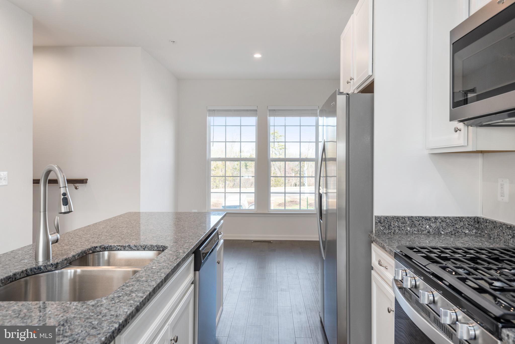 SIGNAL HILL - Residential