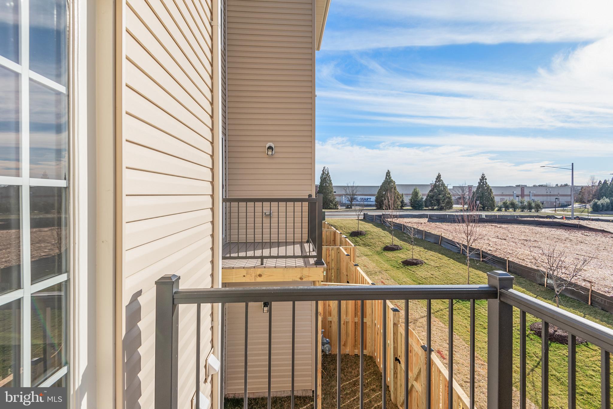 SIGNAL HILL - Residential