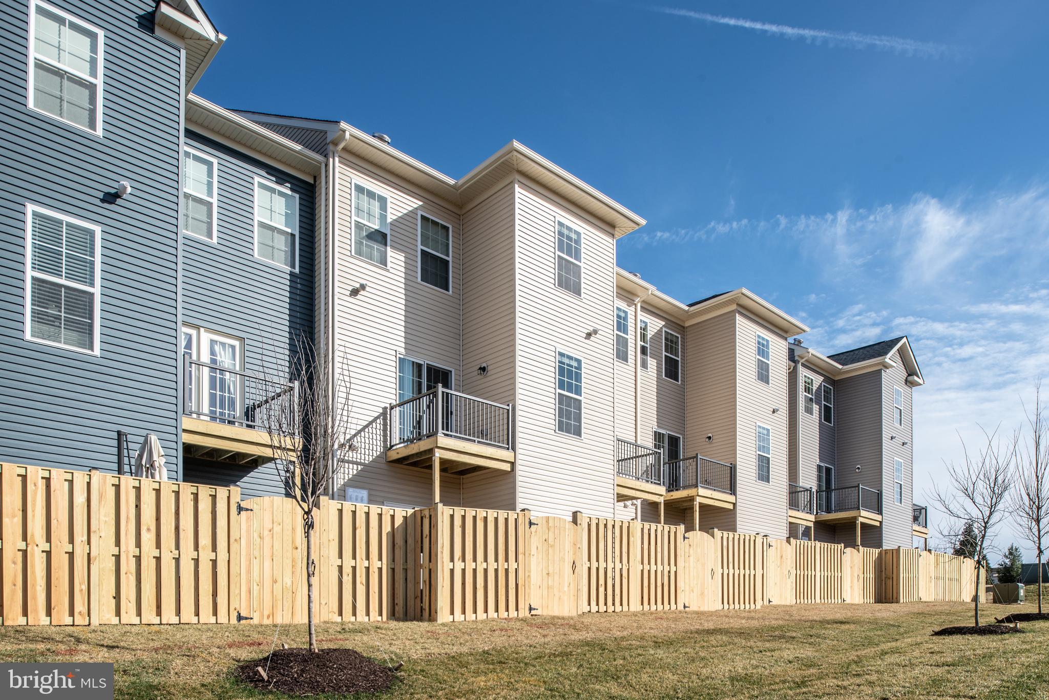 SIGNAL HILL - Residential