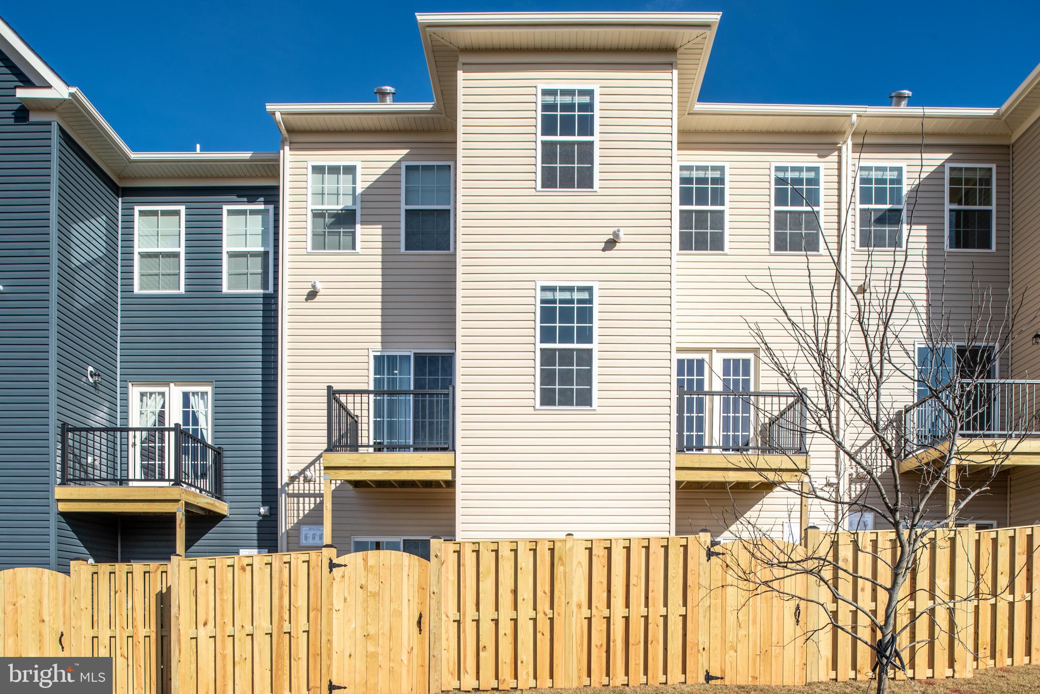 SIGNAL HILL - Residential