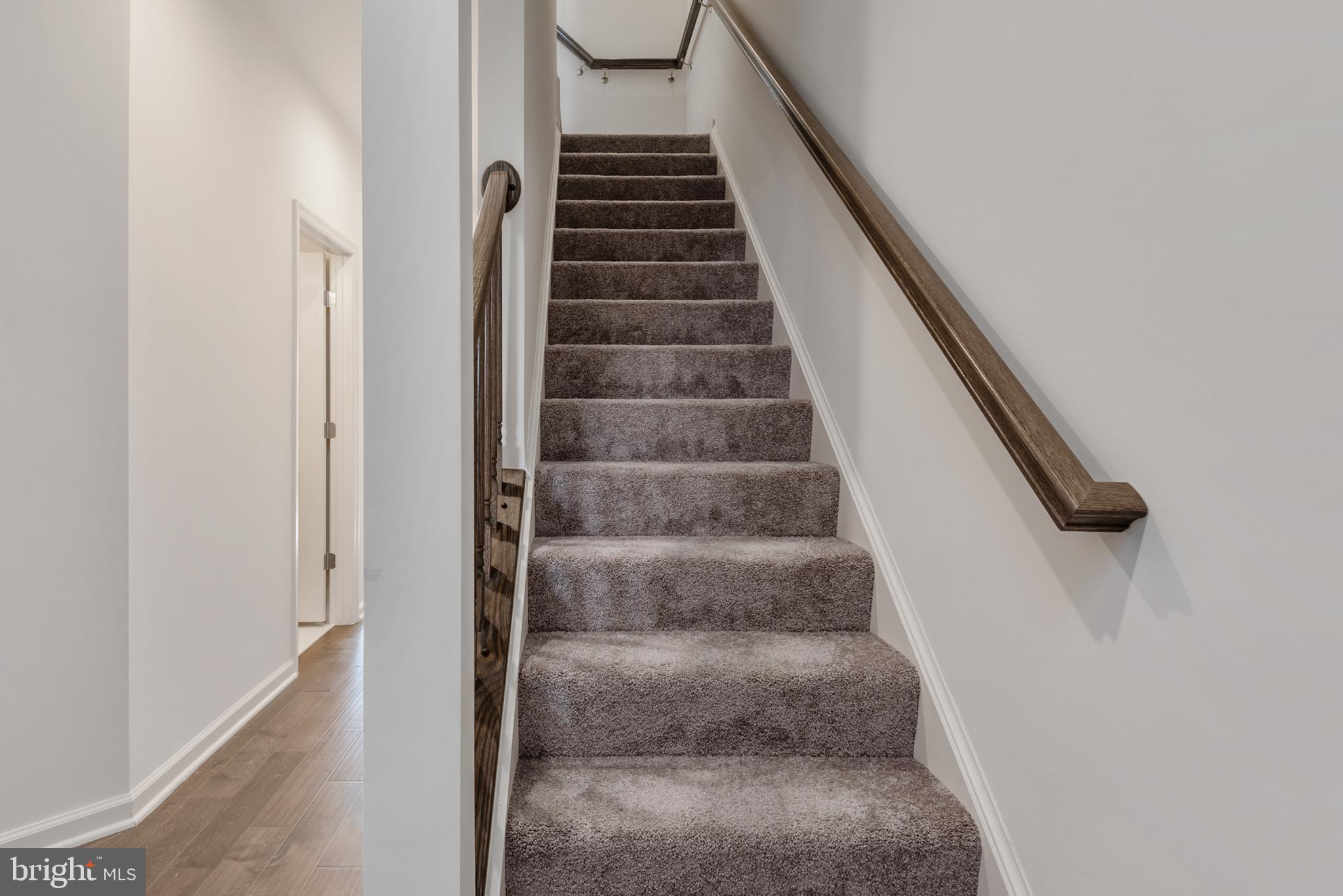 SIGNAL HILL - Residential