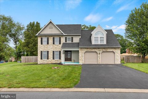 Photo of 151 STRICKLER RUN DR, COLUMBIA, PA 17512 (MLS # PALA2036670)