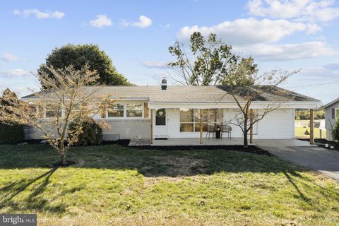 Photo of 930 Groff Avenue, ELIZABETHTOWN, PA 17022 (MLS # PALA2077706)