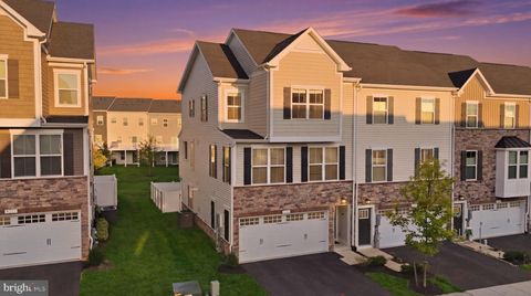 Townhouse For Sale - 8115 Primrose Lane<br/> LAUREL, MD 20723