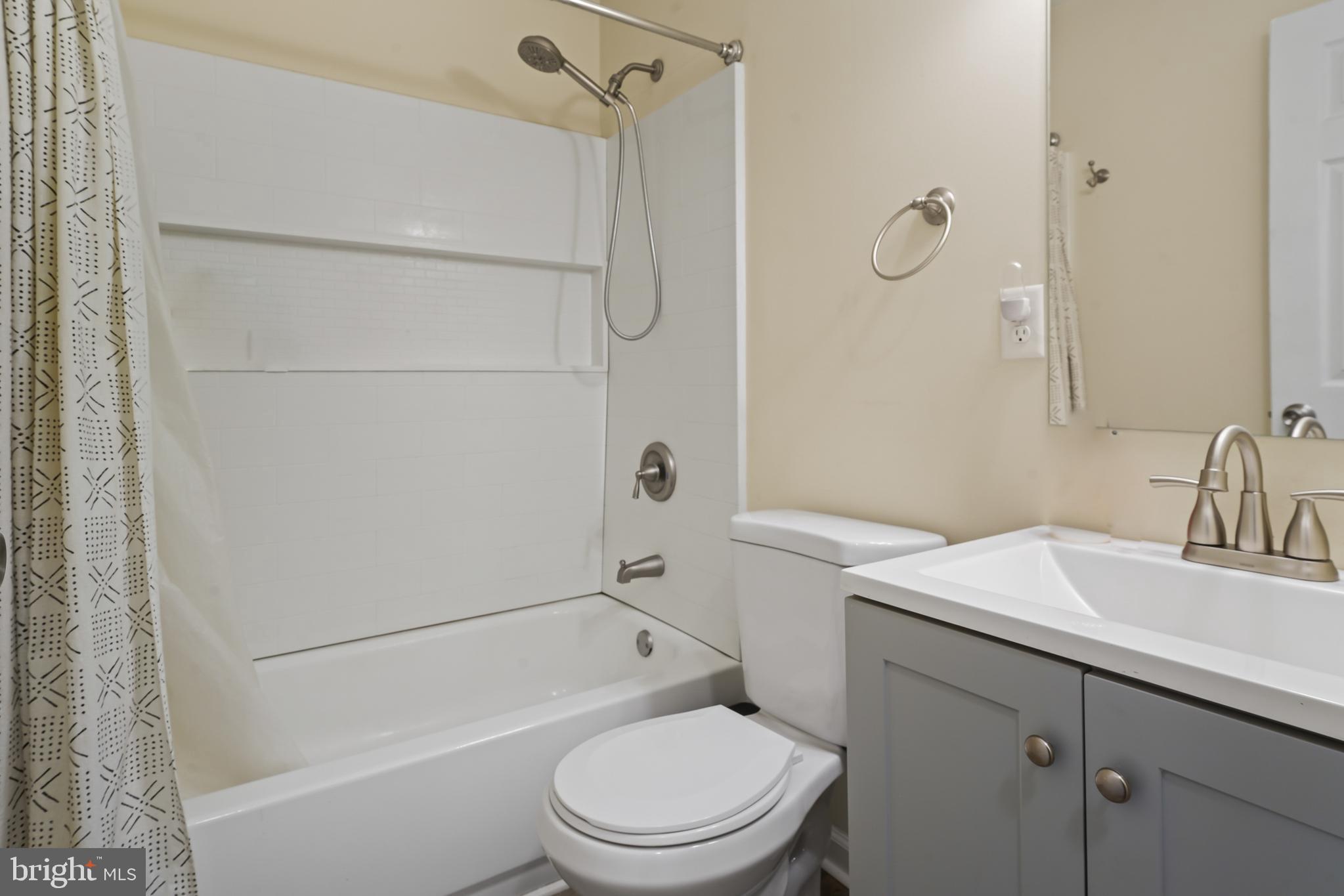 ORCHARD HILLS - Residential